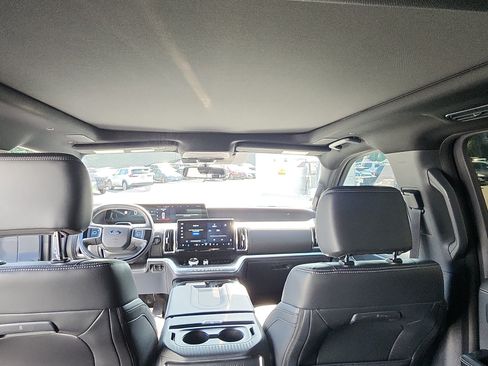 Used 2025 Ford Expedition Max Platinum w/ Stealth Performance Package AWD/4WD image 25