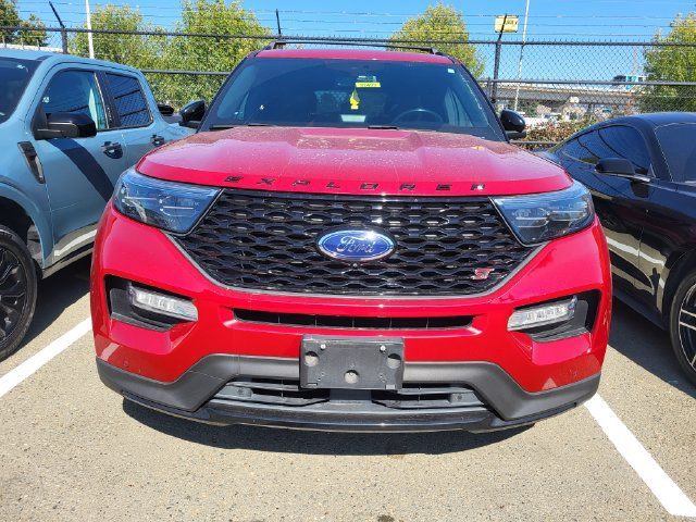 Used 2022 Ford Explorer ST w/ Equipment Group 401A AWD/4WD image 2
