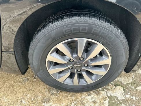 Used 2023 Chrysler Pacifica Touring-L FWD image 46