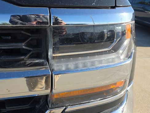 Used 2018 Chevrolet Silverado 1500 LT w/ All Star Edition image 9