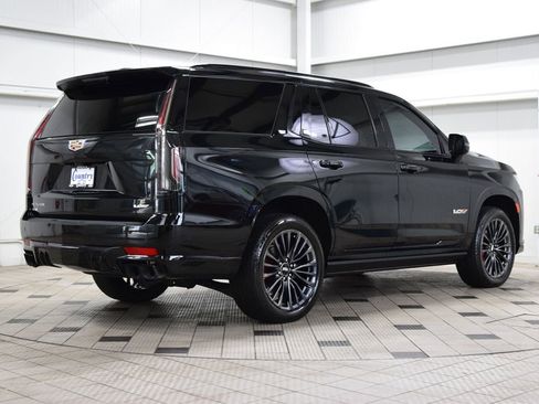 Used 2023 Cadillac Escalade V AWD/4WD image 8