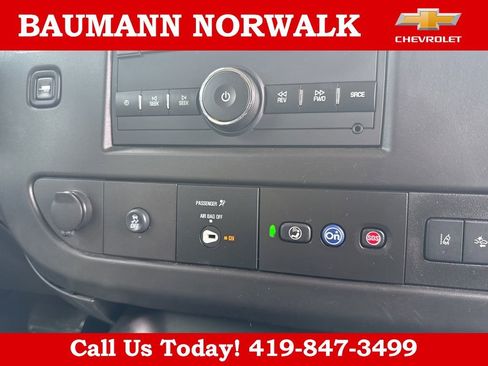 Used 2024 Chevrolet Express 3500 LT w/ LT Preferred Equipment Group image 17