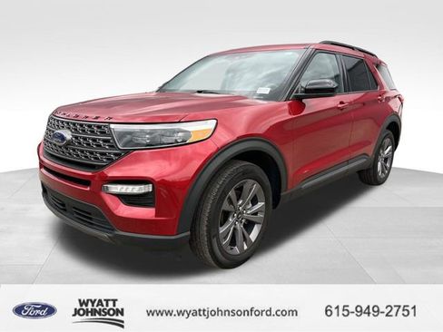 Certified 2022 Ford Explorer XLT w/ Equipment Group 202A AWD/4WD image 7