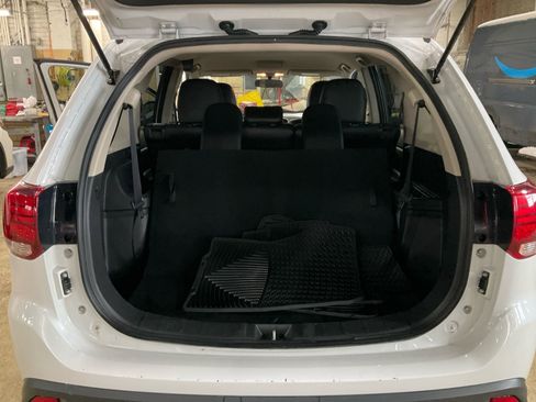 Used 2016 Mitsubishi Outlander ES image 26