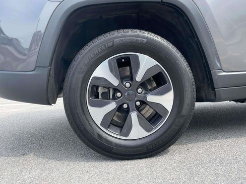 Used 2023 Jeep Grand Cherokee 4WD 4xe image 7