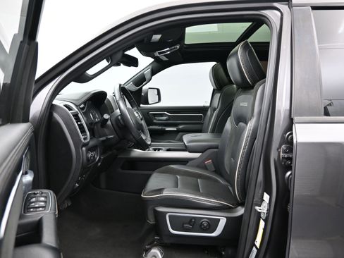 Used 2020 RAM 1500 Laramie w/ Sport Appearance Package AWD/4WD image 9