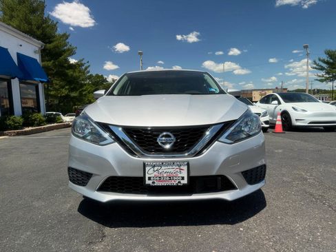 Used 2019 Nissan Sentra SV FWD image 2