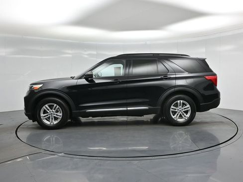 Used 2024 Ford Explorer XLT w/ Equipment Group 202A image 29