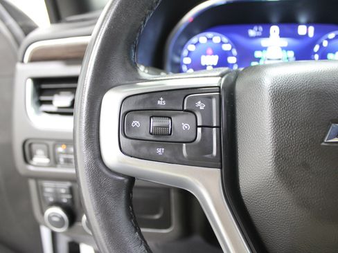 Used 2023 Chevrolet Suburban Z71 image 12