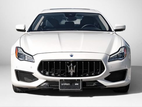 Used 2022 Maserati Quattroporte Modena RWD image 3