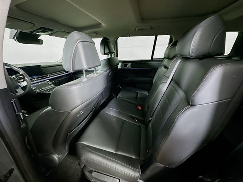 Used 2025 Hyundai Santa Fe Limited FWD image 13