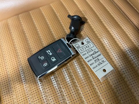 Used 2018 Land Rover Discovery HSE Luxury AWD/4WD image 38