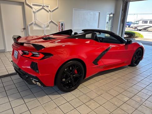 Used 2021 Chevrolet Corvette Stingray Premium Conv w/ Z51 Performance Package RWD image 2