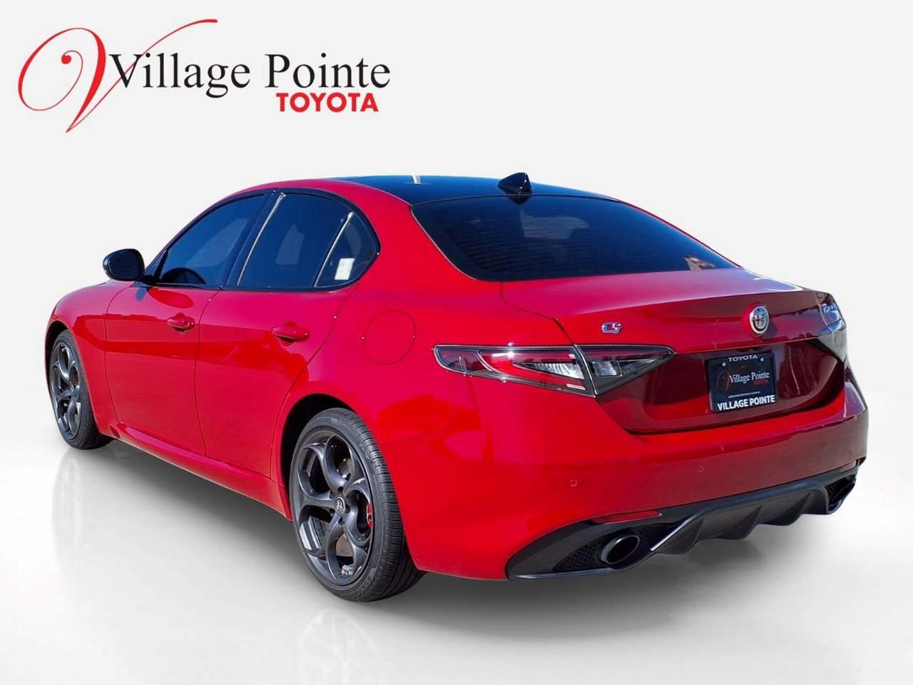 Used 2025 Alfa Romeo Giulia AWD w/ Driving Assist Package image 3