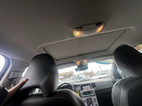 Used 2018 Volvo S60 T5 Dynamic w/ Protection Package image 9