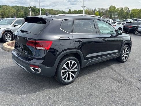 Certified 2023 Volkswagen Taos SE w/ Panoramic Sunroof Package AWD/4WD image 8