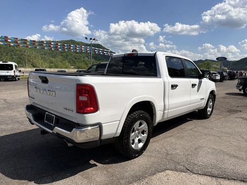 Used 2025 RAM 1500 Big Horn AWD/4WD image 4