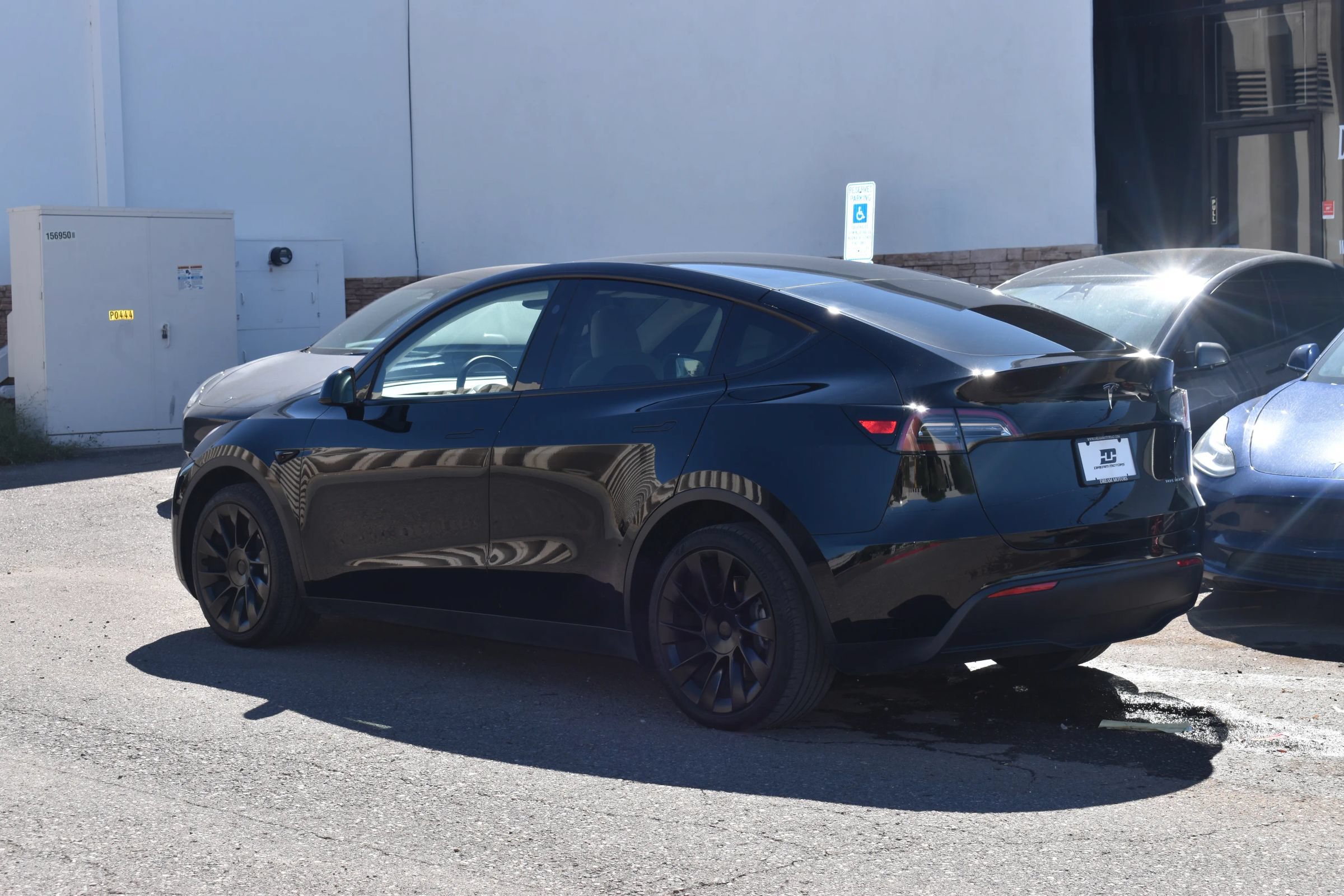 Used 2025 Tesla Model Y Long Range AWD/4WD image 6