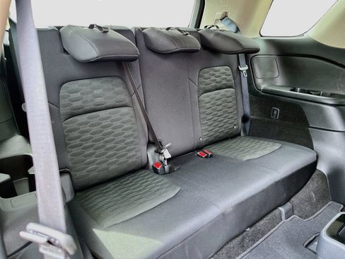 Used 2025 Nissan Pathfinder SV w/ SV Premium Package FWD image 27