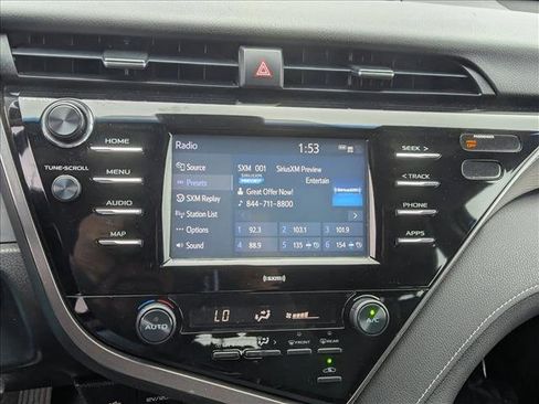 Used 2020 Toyota Camry SE FWD image 14