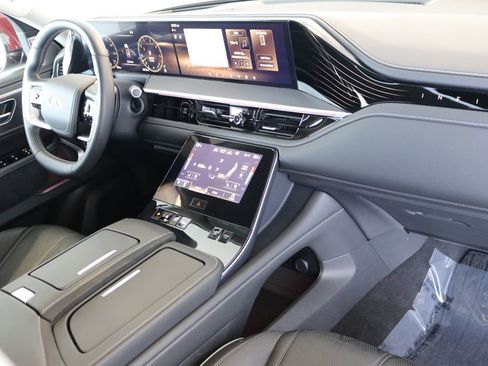 Certified 2025 INFINITI QX80 Sensory image 49