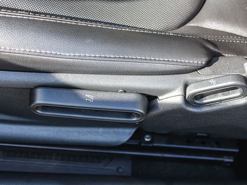 Used 2018 MINI Cooper S image 19