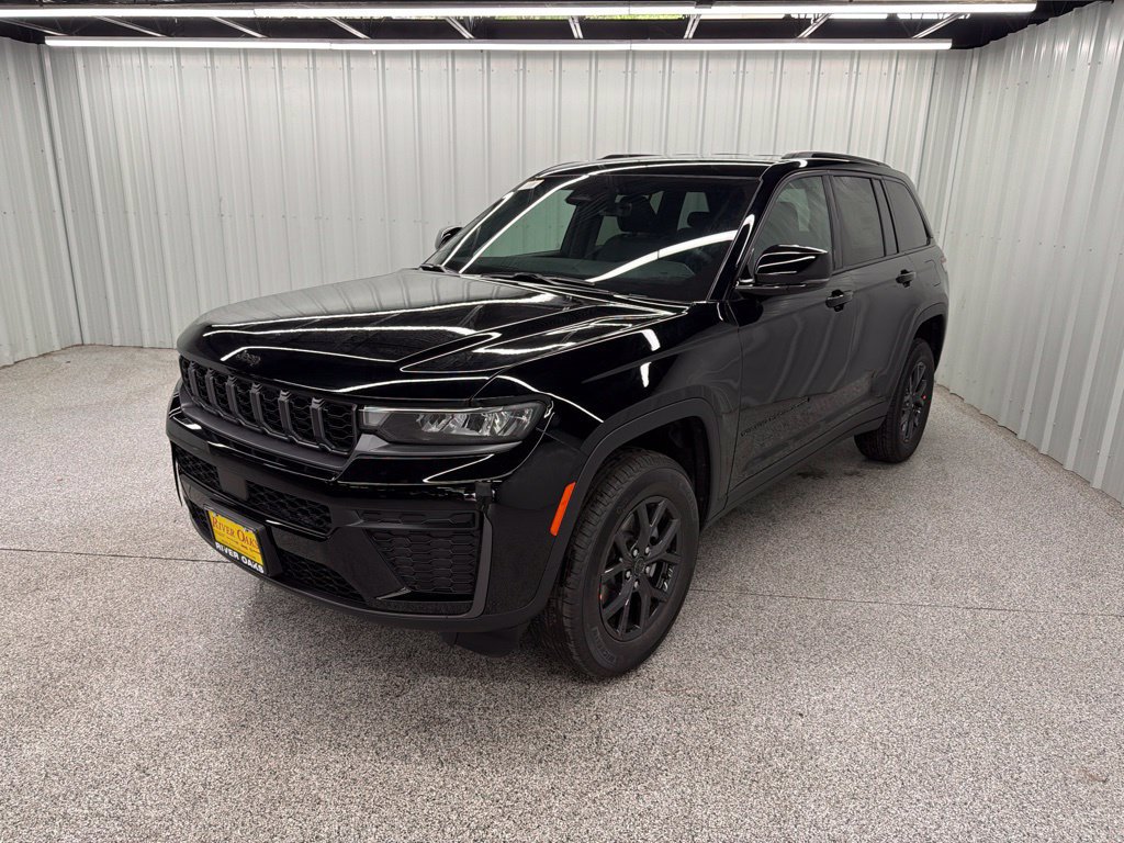 New 2027 Jeep Grand Cherokee Altitude RWD image 3