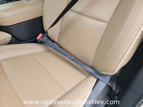 Used 2024 Chevrolet Suburban Premier RWD image 16