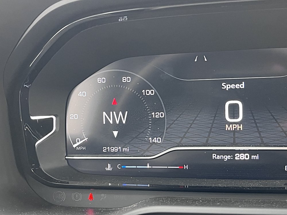 Used 2024 GMC Yukon Denali AWD/4WD image 6