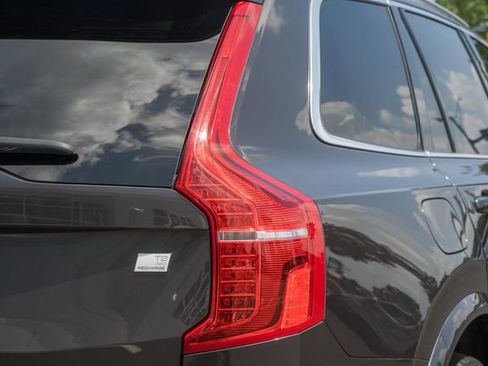 Used 2023 Volvo XC90 T8 Ultimate w/ Protection Package Premier AWD/4WD image 7