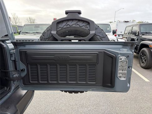 New 2026 Jeep Wrangler Unlimited Rubicon AWD/4WD image 16