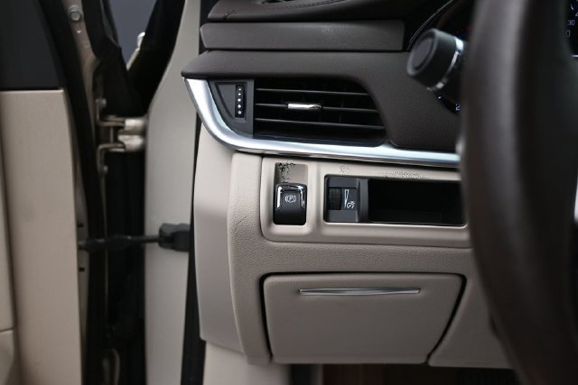 Used 2015 Cadillac XTS FWD image 29