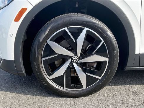 Used 2023 Volkswagen ID.4 Pro S AWD/4WD image 9