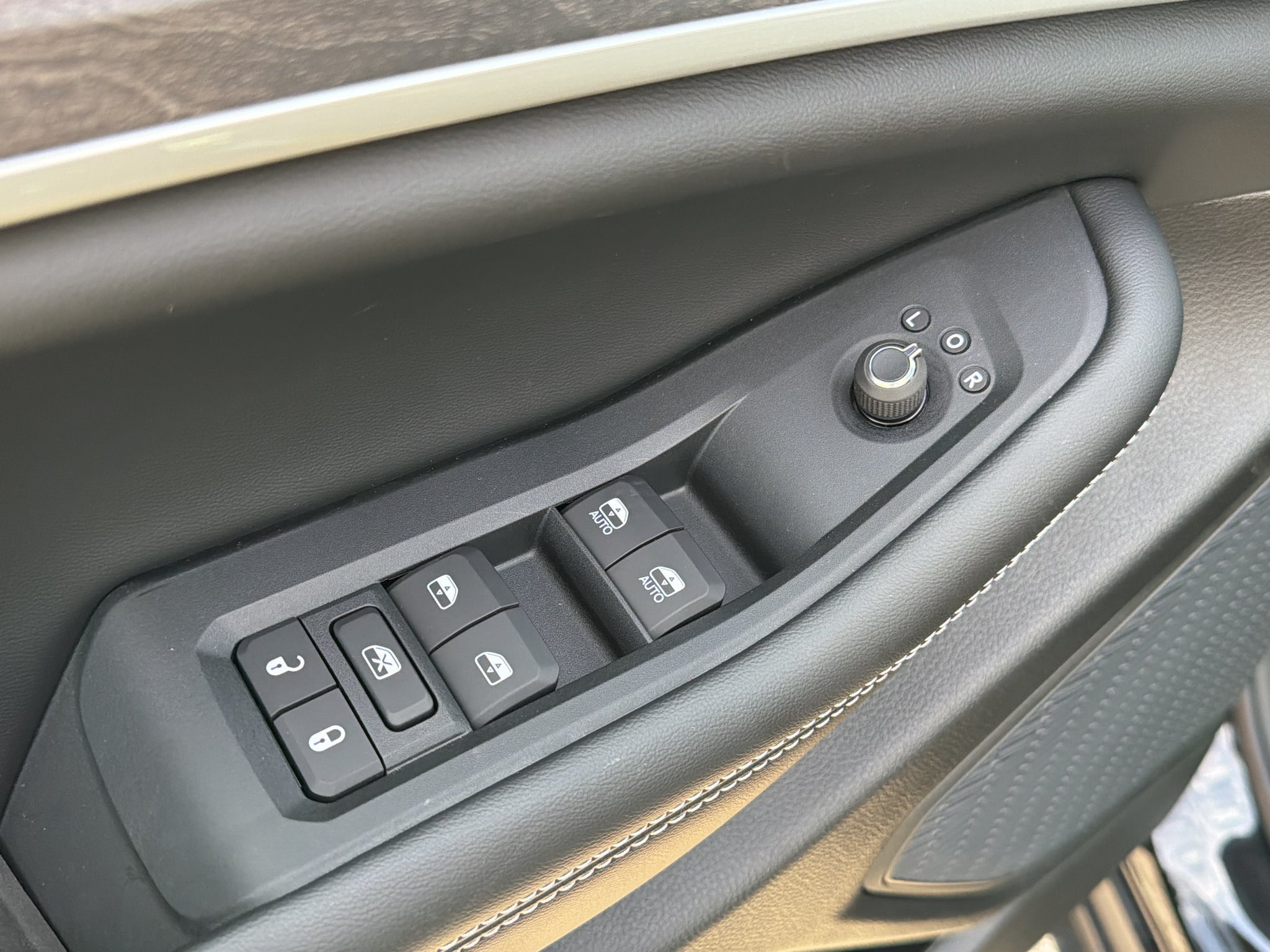 New 2027 Jeep Grand Cherokee Limited AWD/4WD image 12