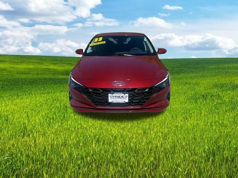 Used 2023 Hyundai Elantra SEL w/ Convenience Package FWD image 2