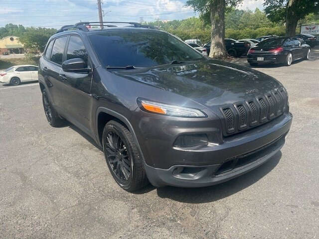 Used 2018 Jeep Cherokee Limited FWD image 8