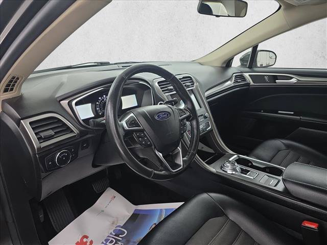 Used 2017 Ford Fusion SE w/ Equipment Group 201A FWD image 10