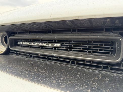 Used 2017 Dodge Challenger SXT image 15