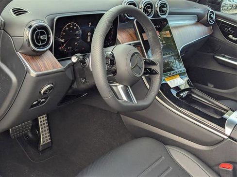 Used 2026 Mercedes-Benz GLC 300 4MATIC image 3