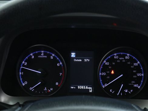 Used 2018 Toyota RAV4 LE image 16