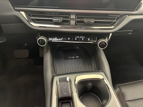 Certified 2025 Chevrolet Equinox EV RS w/ Active Safety Package 3 AWD/4WD image 21