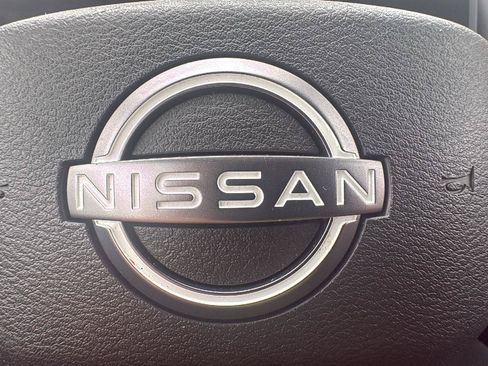 Used 2025 Nissan Rogue SV AWD/4WD image 29