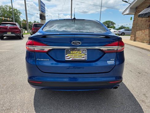 Used 2017 Ford Fusion SE w/ Equipment Group 201A FWD image 8