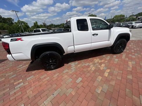Used 2022 Toyota Tacoma SR w/ SX Package RWD image 33