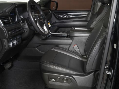 Used 2021 GMC Yukon XL Denali w/ Denali Ultimate Package AWD/4WD image 15