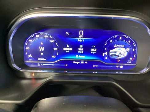 Used 2023 Chevrolet Suburban LT w/ LT Signature Package image 17