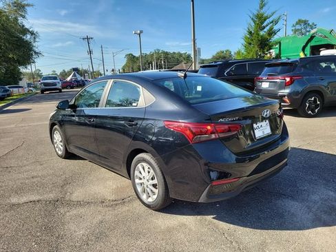 Used 2022 Hyundai Accent FWD image 3