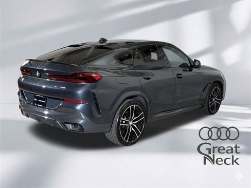 Used 2022 BMW X6 xDrive40i w/ M Sport Package image 9