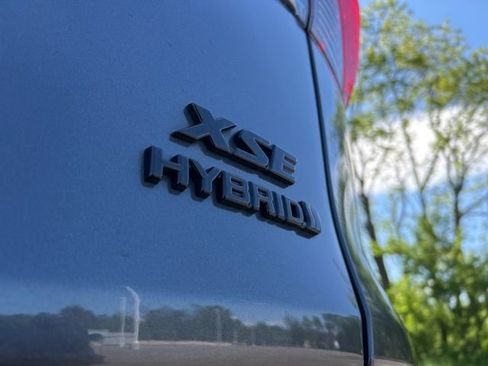 Used 2022 Toyota RAV4 XSE AWD/4WD image 45