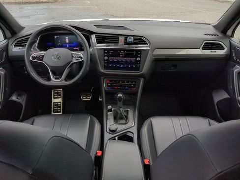 Used 2022 Volkswagen Tiguan SE R-Line image 19